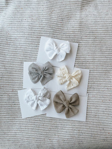 Wovenwear Studio x Piccolo - Milk Linen Small Pinwheel Bow
