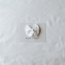 Load image into Gallery viewer, Wovenwear Studio x Piccolo - Milk Linen Small Pinwheel Bow
